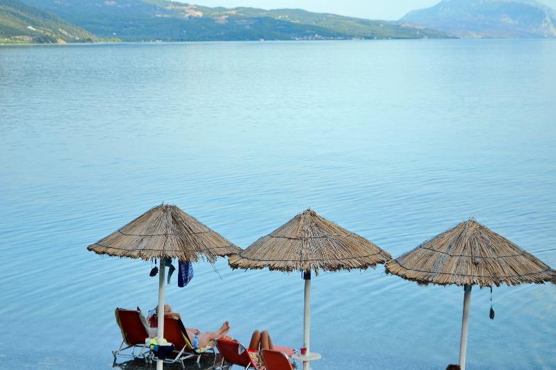 Готель Ilia Mare Екстер'єр фото